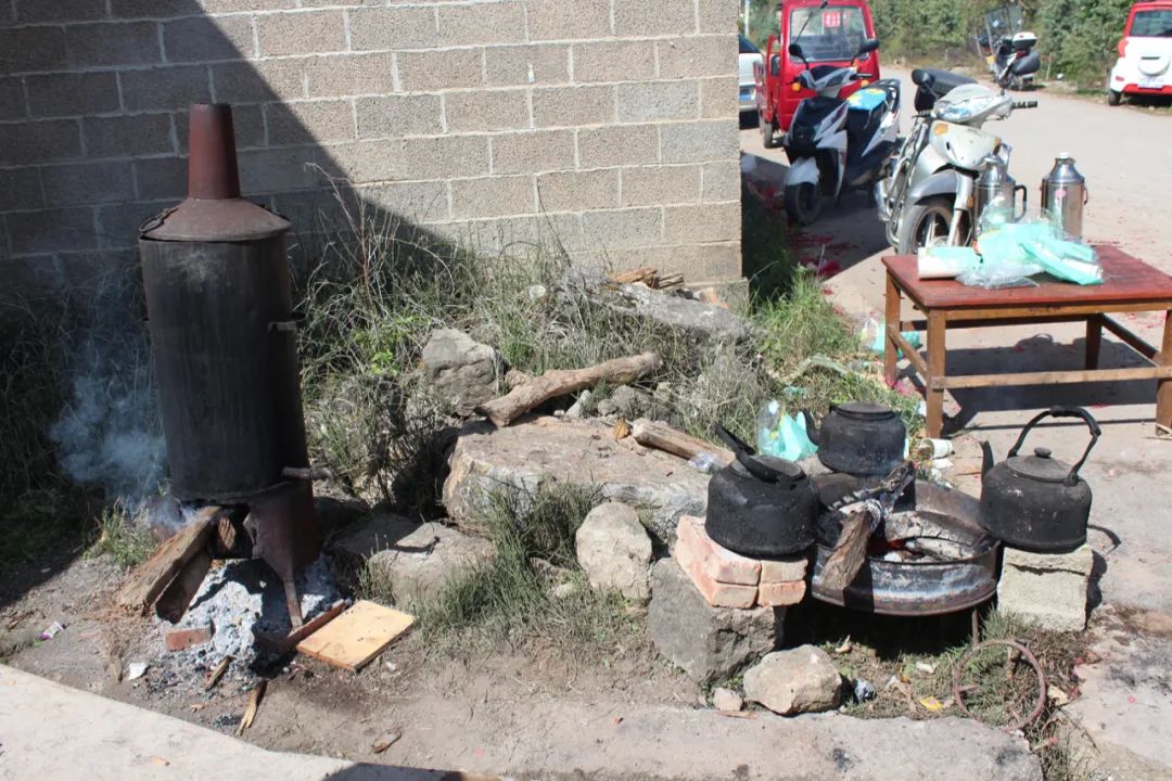 云南大理白族葬礼出殡视频,大理白族老人的葬礼