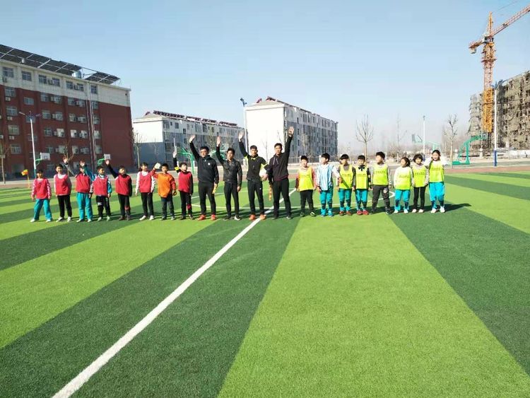 枣庄市建设路小学足球比赛,枣庄薛城区临山小学足球比赛