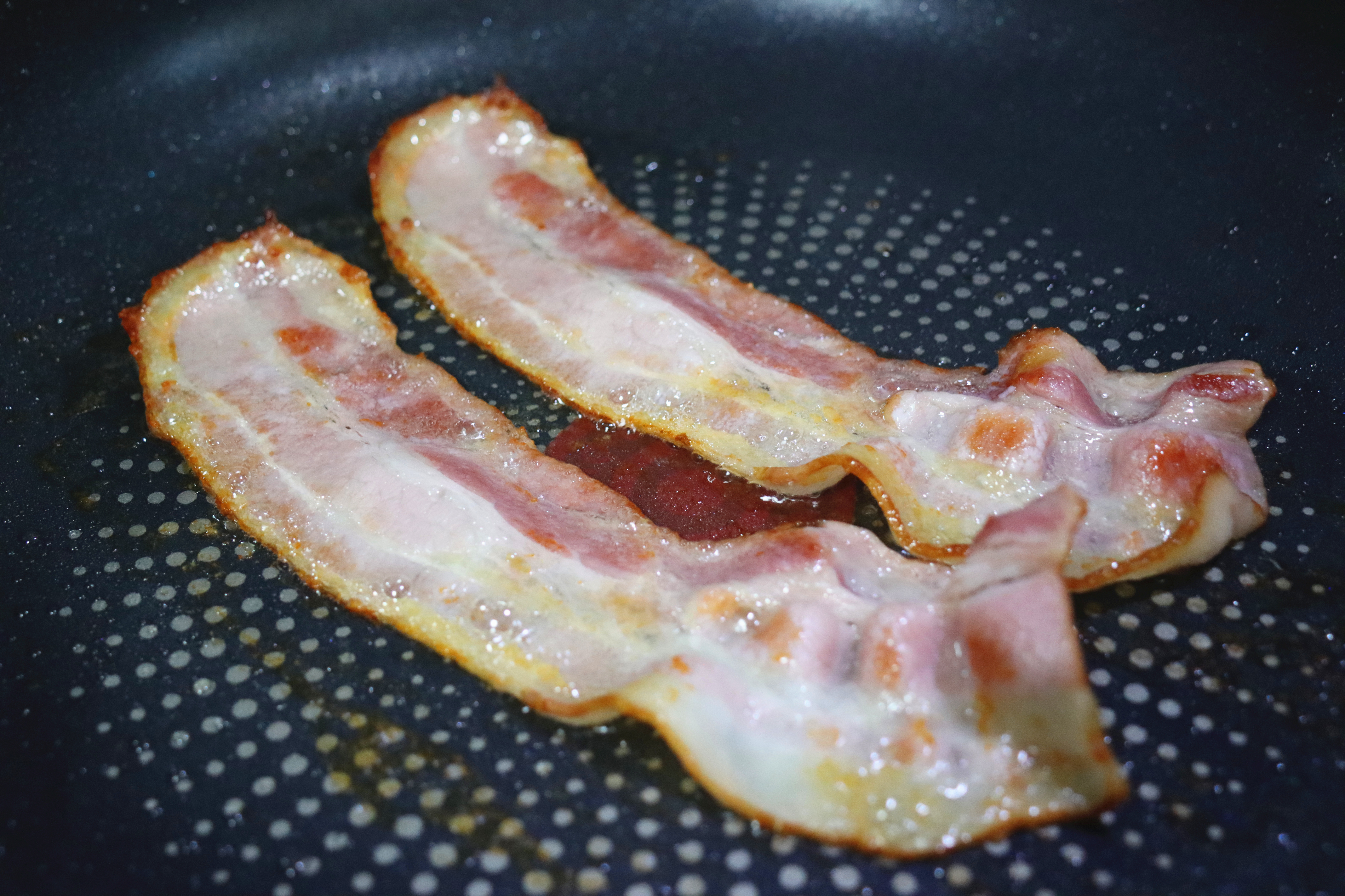 据说这个煎锅能聚油还超好用！——苏泊尔火红点聚油煎锅使用评测