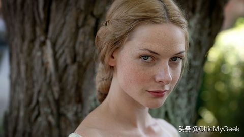 丽贝卡·弗格森沙丘剧照,丽贝卡弗格森沙丘剧照黄裙子