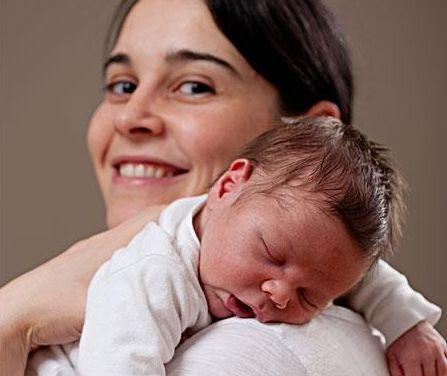 新生儿出生后每天的变化,宝宝出生第一天开始怎么护理