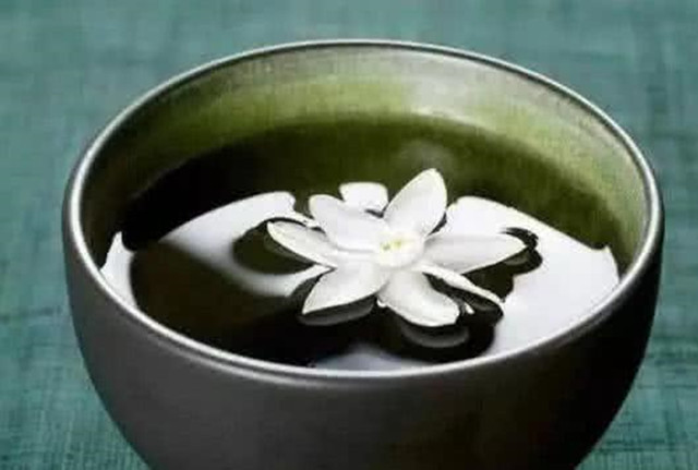 向孟婆借一碗汤忘记悲伤,向孟婆借一碗汤忘却一世忧伤