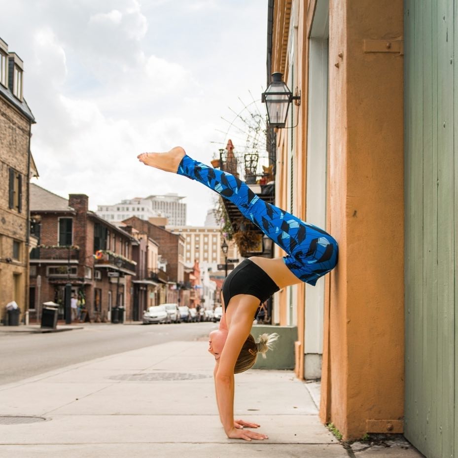 如何选择适合自己的瑜伽服,瑜伽服穿哪一款比较好