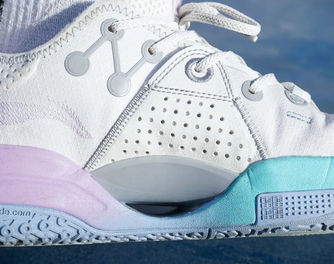 李宁全城9青年版有啥区别,李宁全城9玩具总动员测评