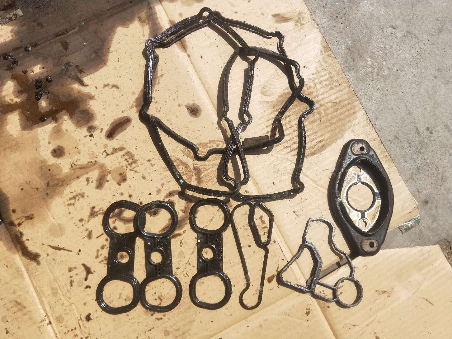 如何解决宝马发动机漏油,如何解决宝马发动机漏油问题