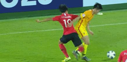 韩国1-0赢球却输人！4名小将太脏，肘击杨立瑜+重伤张玉宁引众怒