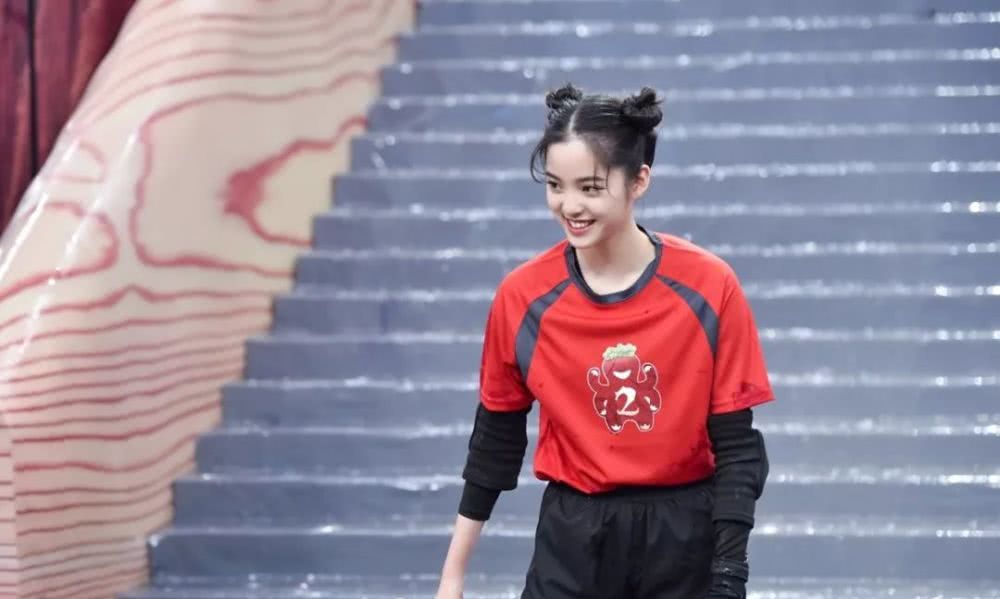 娜扎同款丸子头可爱俏皮女友感,娜扎热巴同款双丸子头