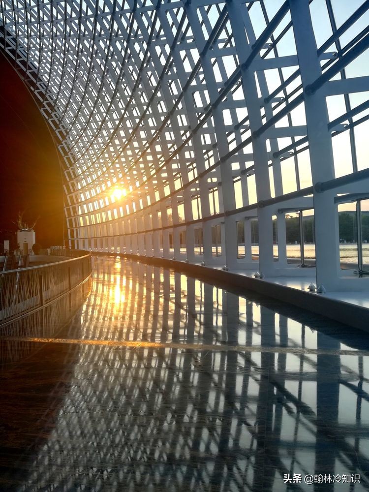 国家大剧院冷知识：北京最深建筑，外表不用清洁，没有一扇窗户