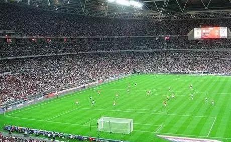 南通什么时候有专业足球场,南通最大的足球场在哪里