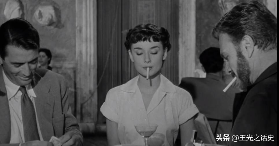 奥黛丽赫本成熟时期电影简介,1953年赫本《罗马假日》