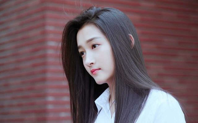 怎么才能找到长脸适合自己的发型,长脸什么发型好看又简单又有气质