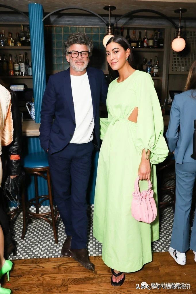 橄榄绿配色牛油果绿,薄荷绿今年超流行显白