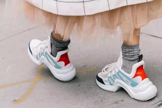 韩国练习生小白鞋,偶像练习生的鞋