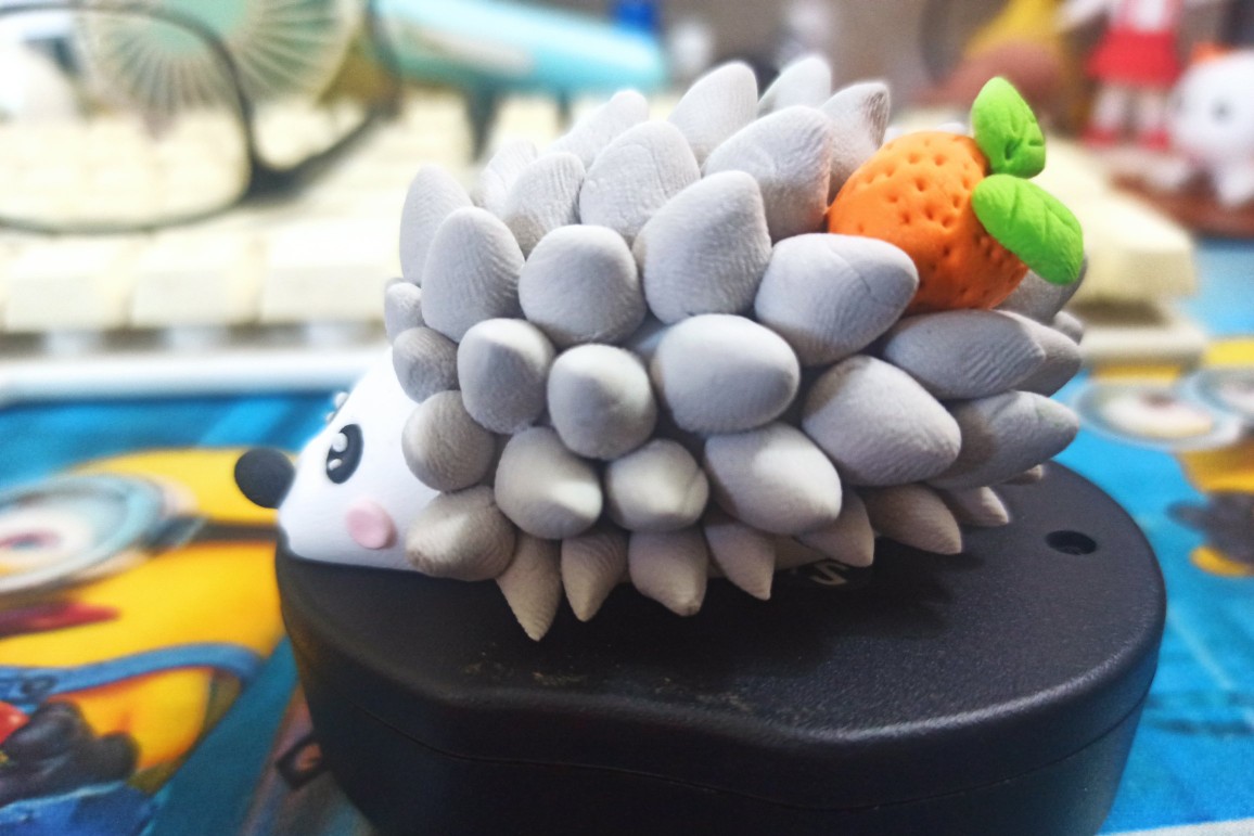 用超轻粘土做的超可爱小刺猬,超轻黏土和松果做刺猬