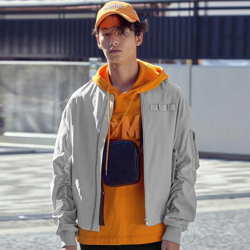 短外套搭配老爹裤推荐,直筒牛仔裤加老爹鞋秋冬穿搭