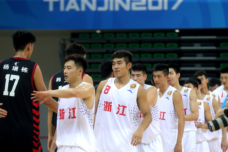 男篮u18青年队队员名单,篮球u8少年队青训训练