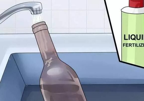 最简单的自动浇花神器不用买东西,浇花神器假期出差自动浇水