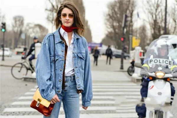 简单又时髦的丝巾系法你学到了吗,十八种丝巾系法教您变美丽