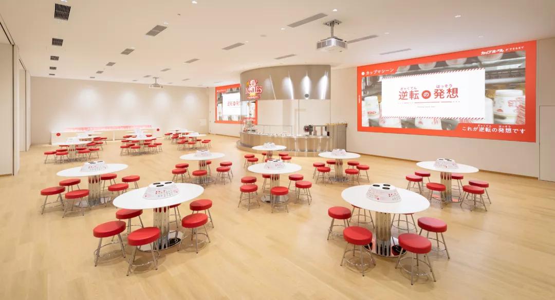 他为优衣库、日清变出设计魔术，这位日本设计师正在上海办展