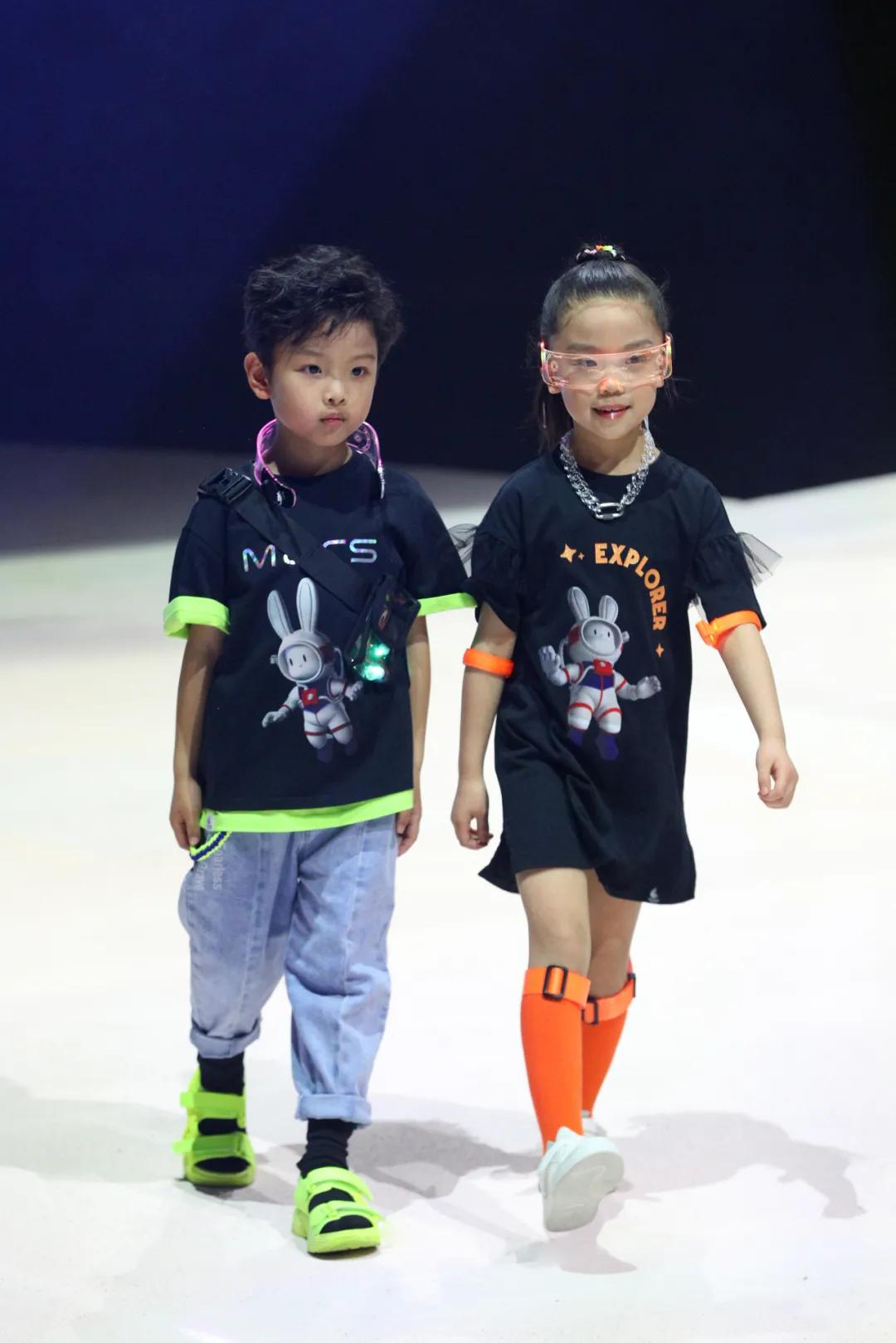 巴拉巴拉童装的优势和劣势,童装品牌巴拉巴拉童装的特点