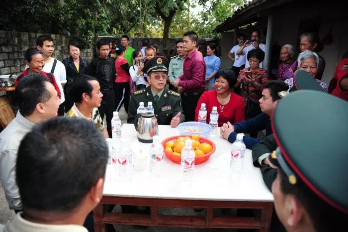 喜报我县两名现役军人荣获三等功,南陵县三等功现役军人送喜报