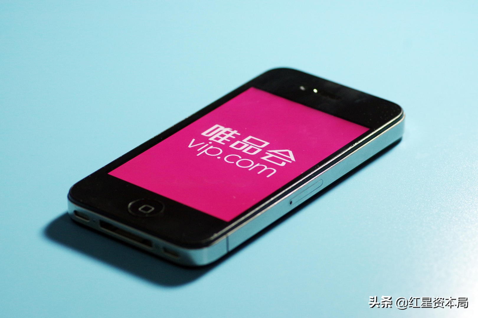 在《乘风破浪的姐姐》《三十而已》中频繁露脸的唯品会，净利增长89%市值却一夜蒸发200亿，为什么？