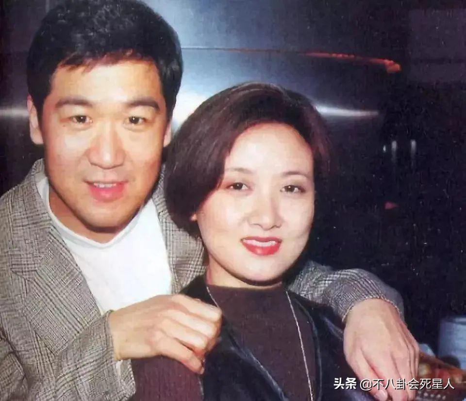 川渝女婿出名“怕老婆”，这5位男明星是典型，有的还跨国上门