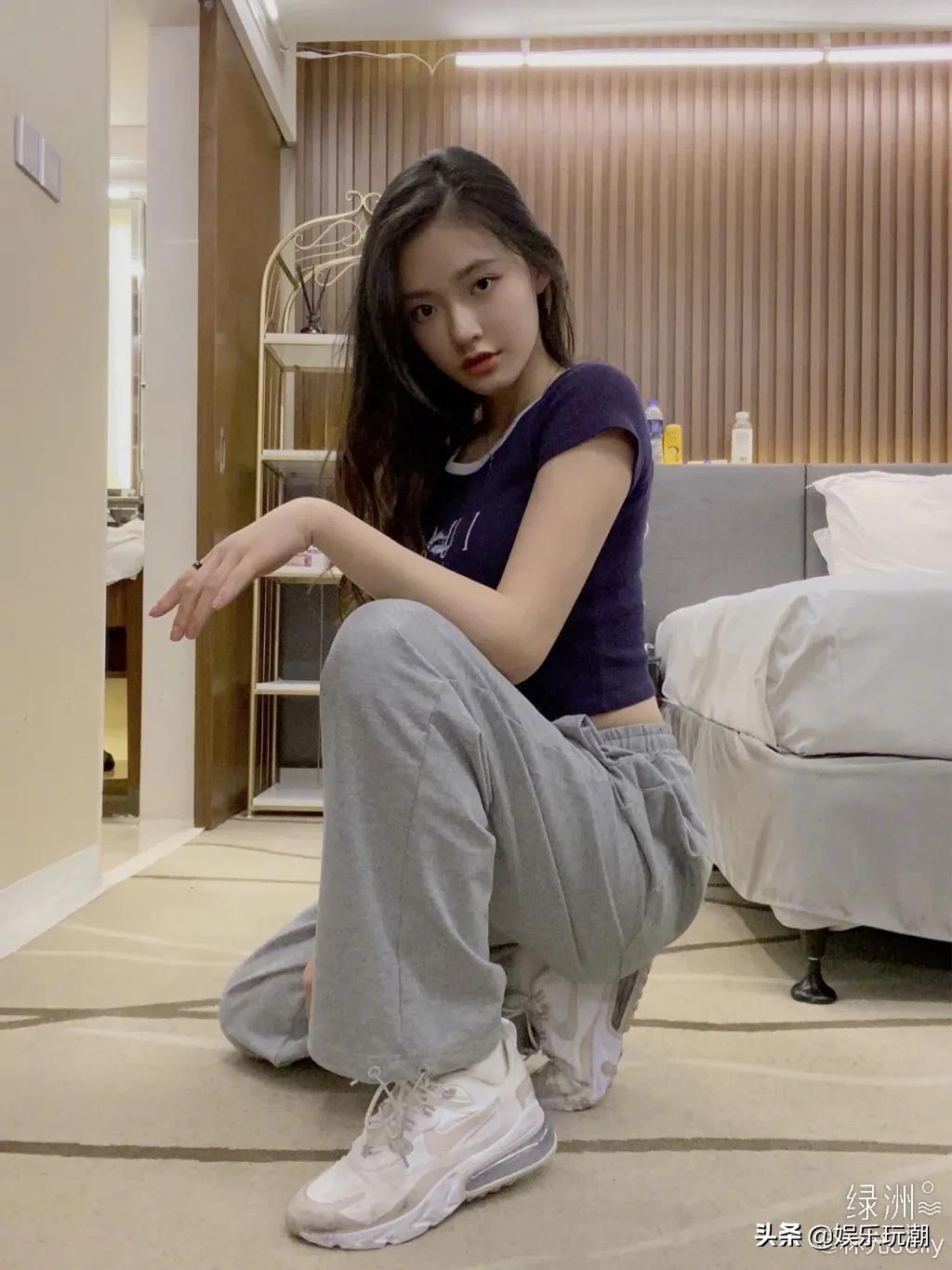 林允同款洞洞鞋,林允同款包头穆勒鞋