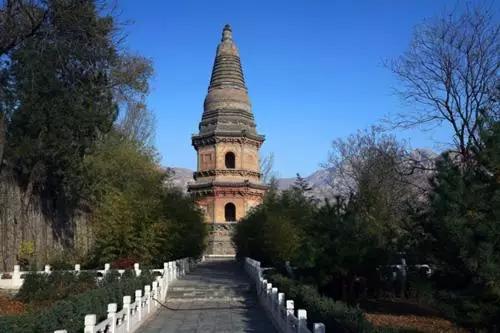 北京有什么寺庙可以烧香拜佛,祈福最好的寺庙北京