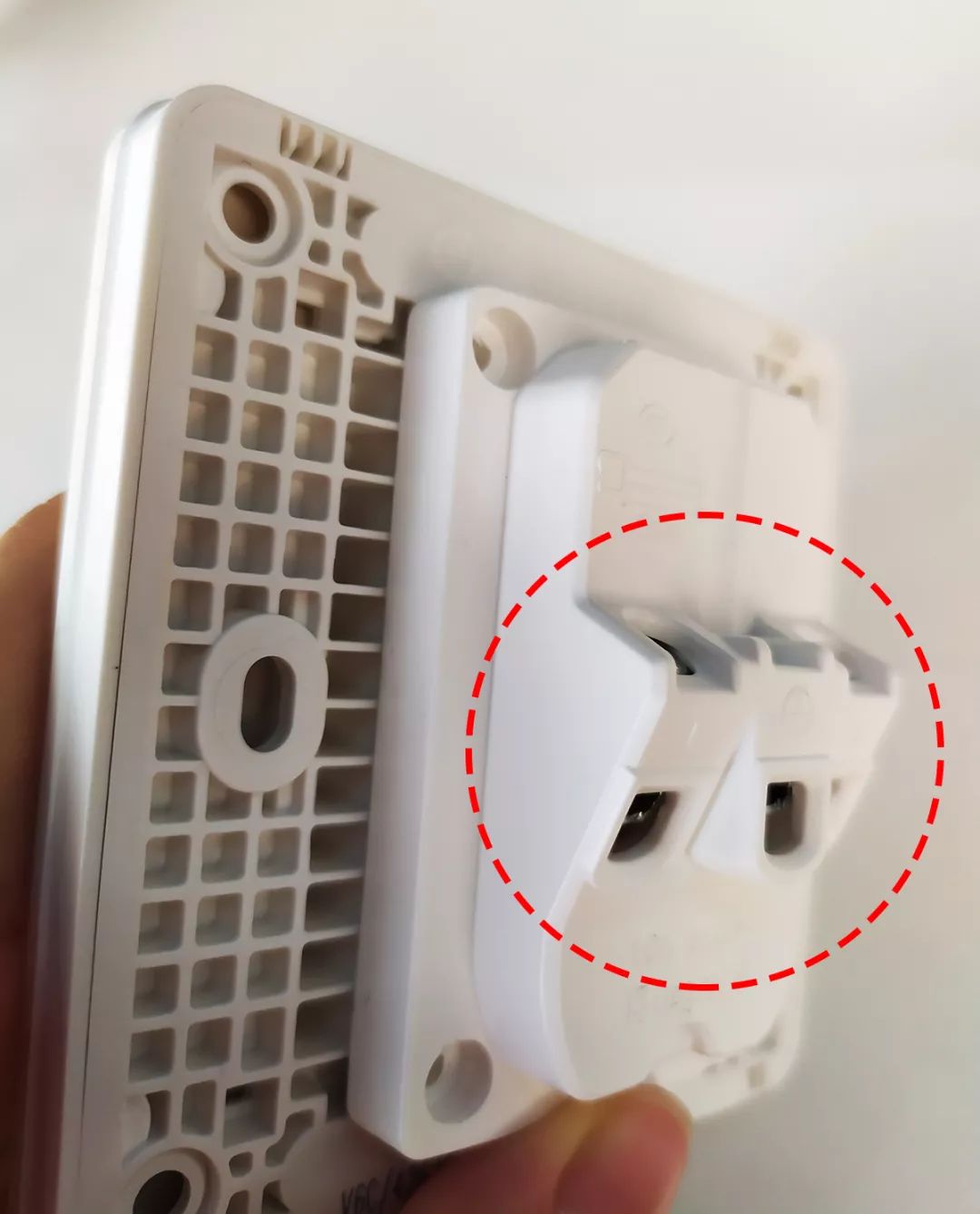 为什么不到10元的插座都是垃圾？