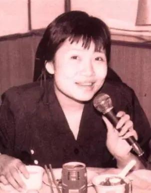 李娜从一代歌后去哪了,李娜看破红尘削发为尼