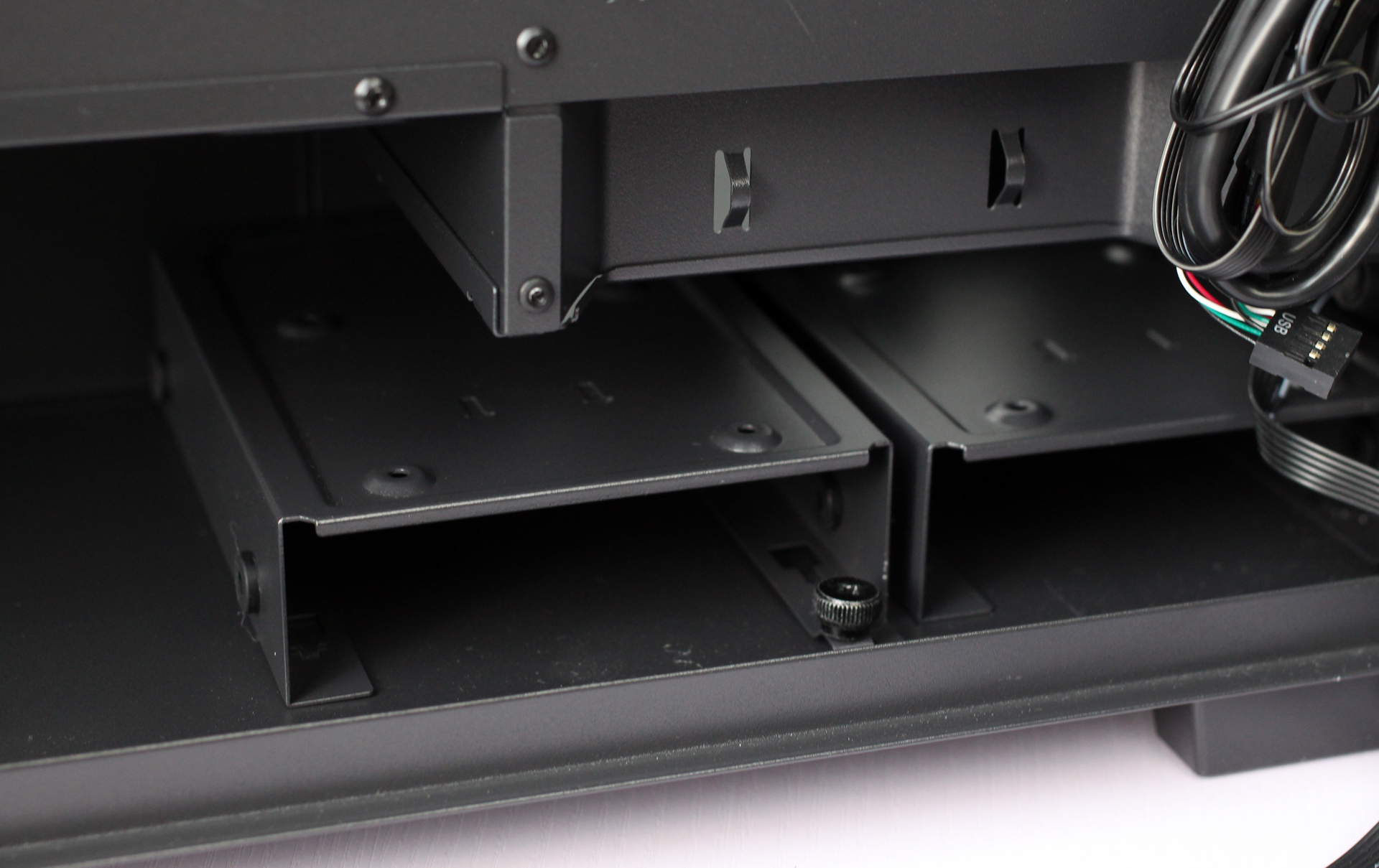 显卡竖装散热最好的机箱,主板和显卡竖装的机箱