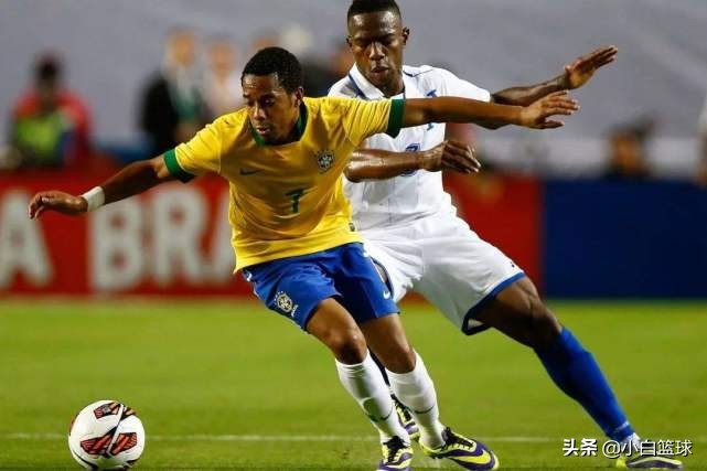 足坛传奇马拉多纳视频,马拉多纳经典球技