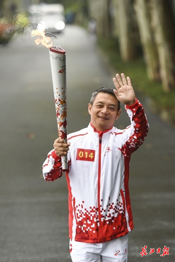 军运会火炬传递武警,军运会火炬传递走进联勤保障部队