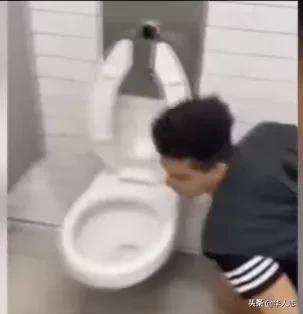 舔马桶，开趴体，疫情下的欧美“巨婴”，什么时候才觉醒？