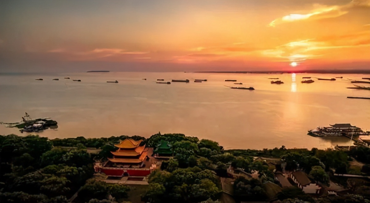 关于湖南的美景美食,湖南的特点美食和旅游景点