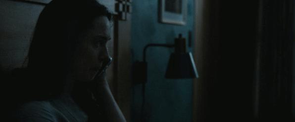 丈夫离奇自杀，竟化作鬼魂留在家中？看一眼镜子，没那么简单……