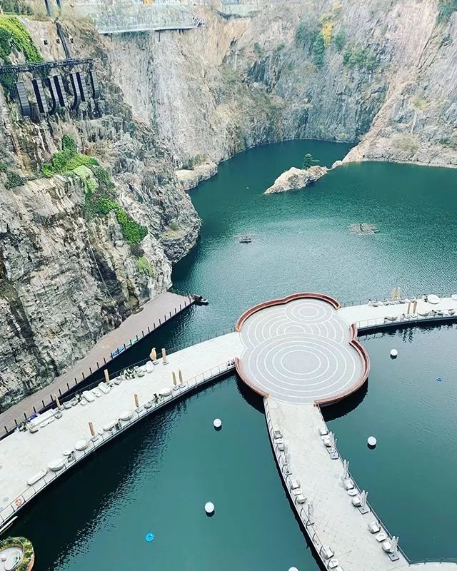 耗资百亿建中国第一高楼,耗资100亿大楼