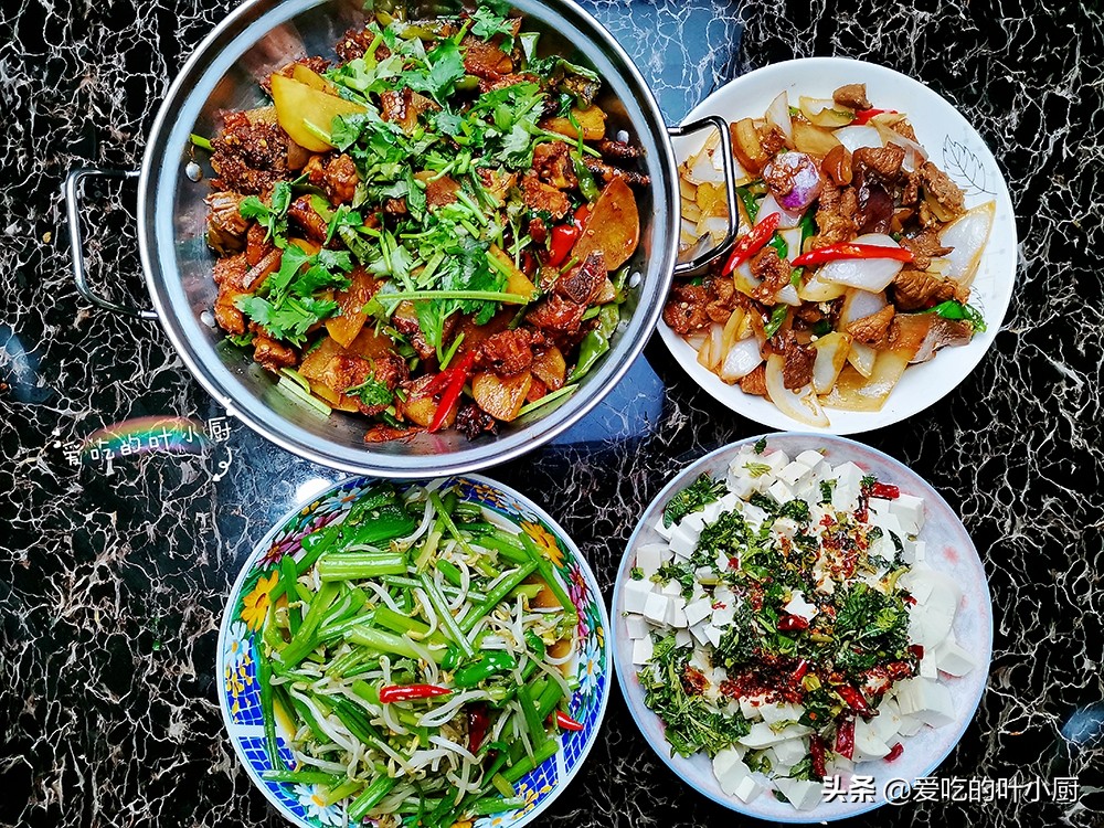 晒晒夫妻俩午餐,打工夫妻午餐不炒菜吃什么菜