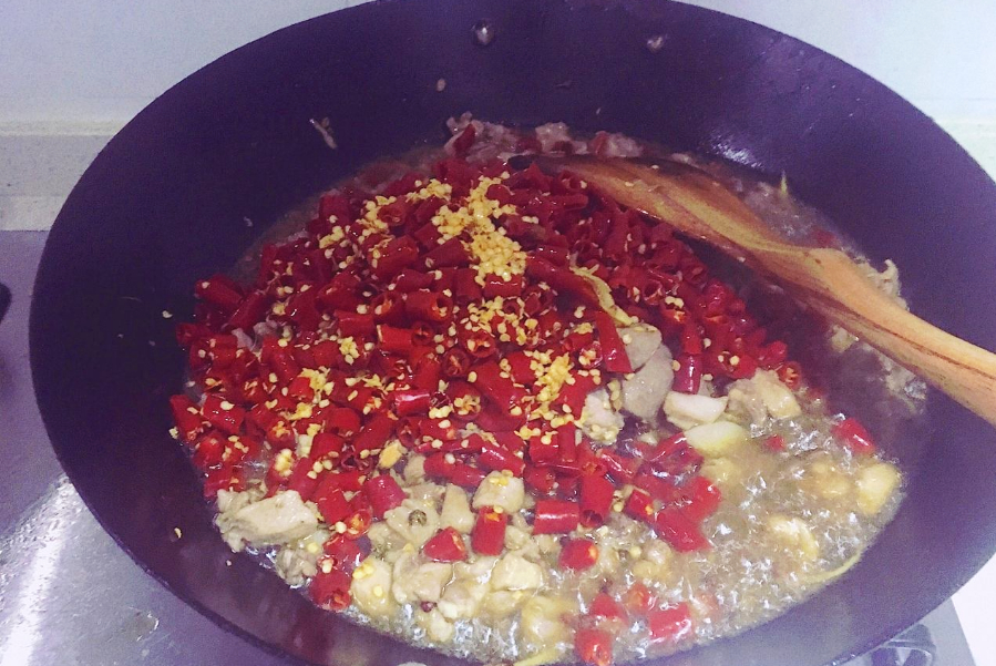 美味自贡冷吃兔秘方视频,自贡特点美食冷吃兔的做法