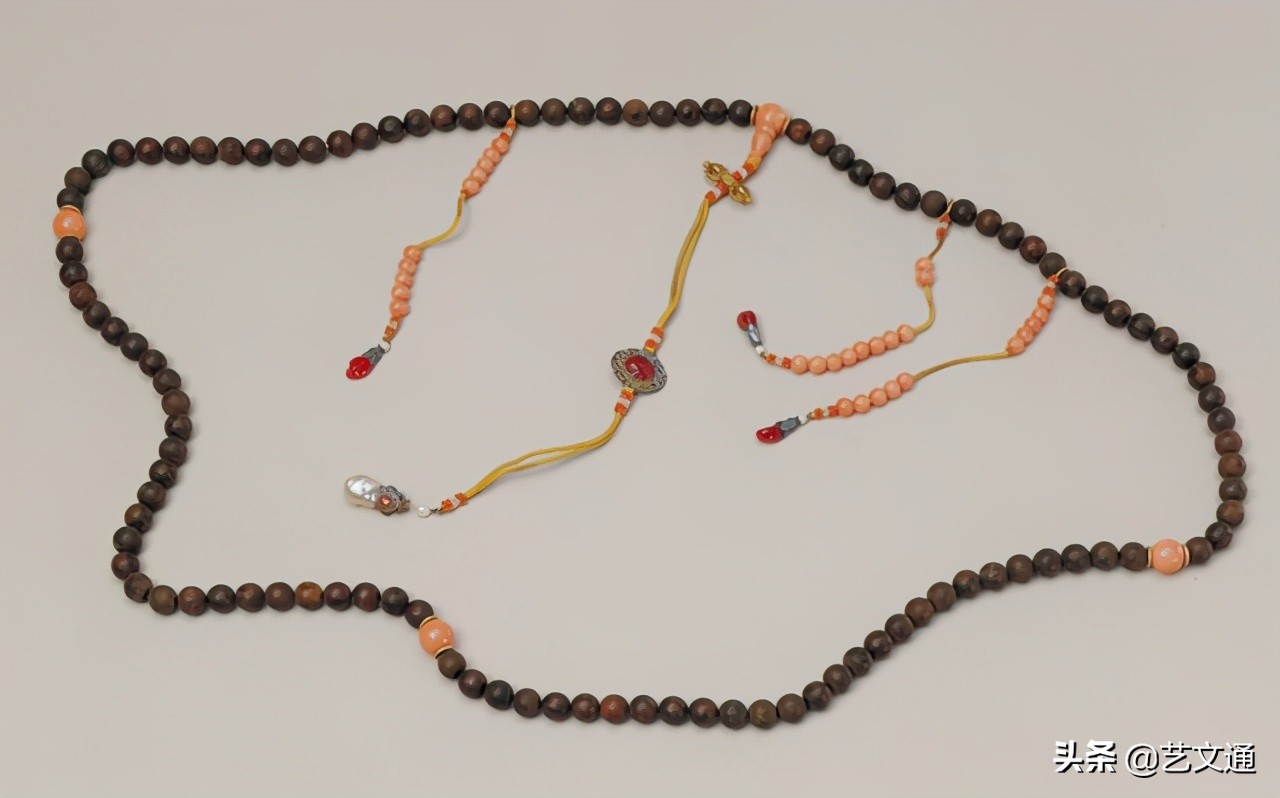 朝珠是朝廷发的吗,皇帝的朝珠值多少钱