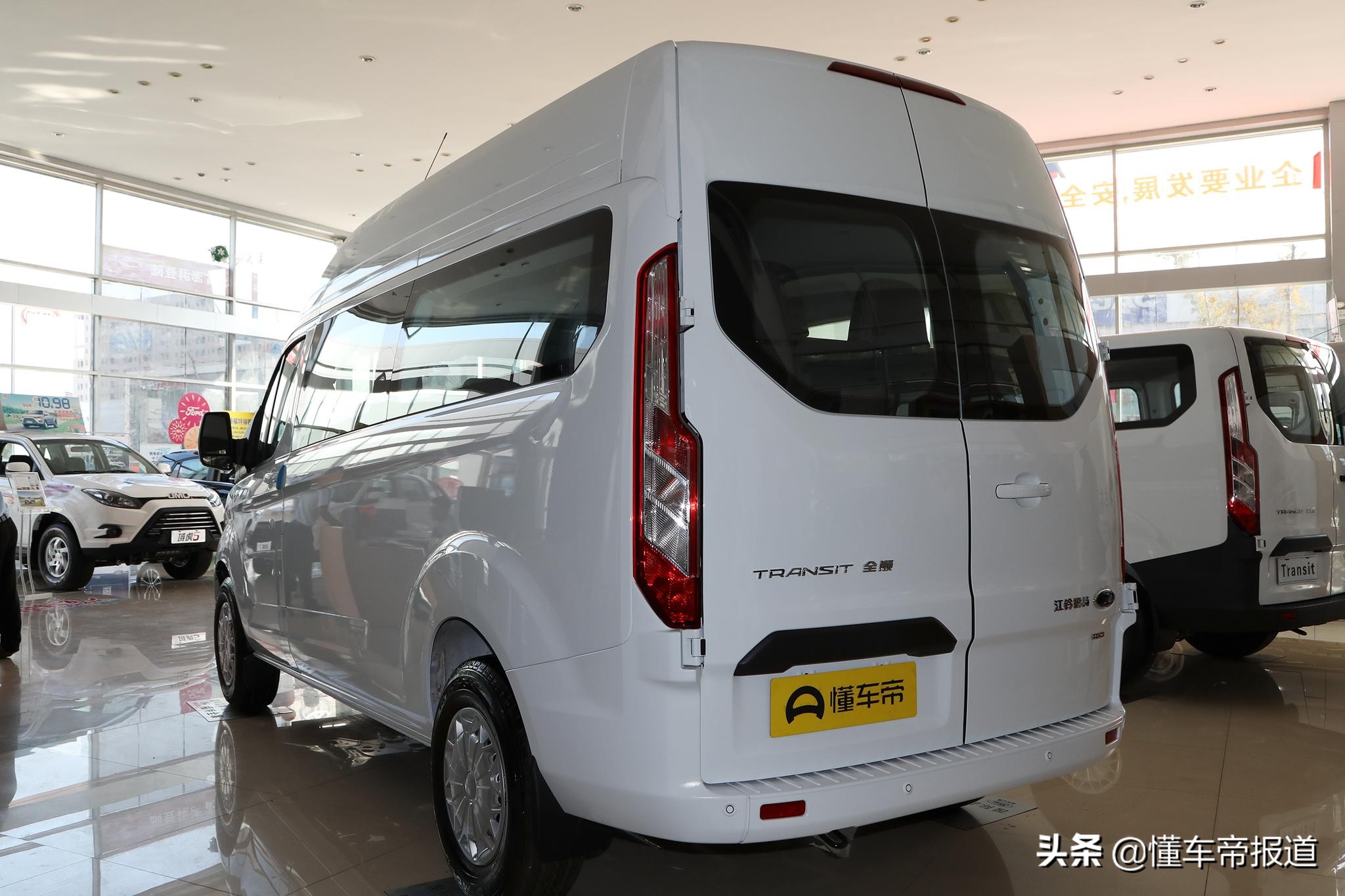 福特新全顺货运版可改客运版,福特全顺2023款货运版改商旅包围