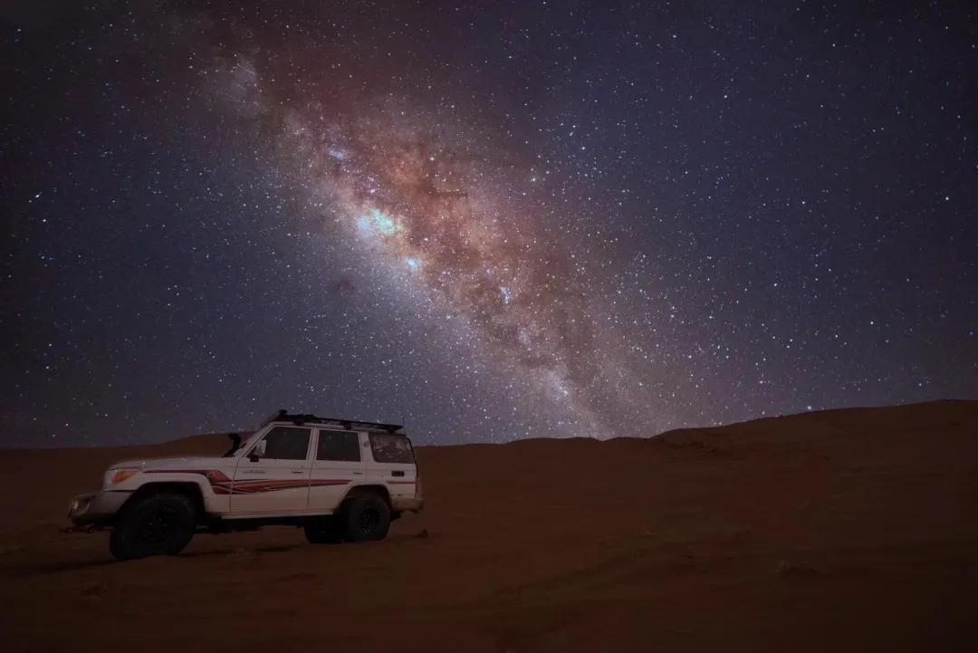 到巴丹吉林沙漠双色湖的路,去巴丹吉林沙漠玩要注意什么