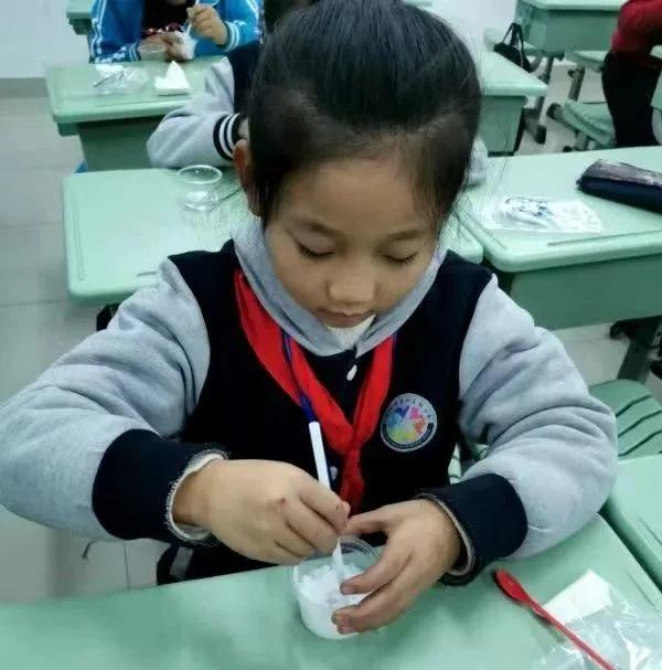 小学有特点的社团活动课,胶州市第六实验小学运动会