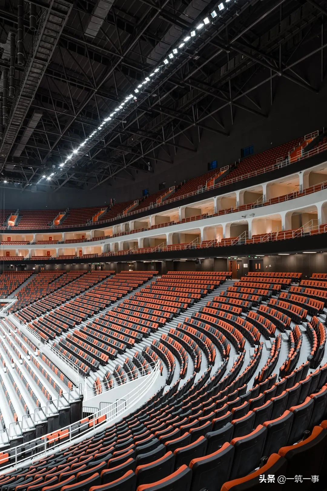 凤凰山体育公园：这座满足顶级赛事标准的场馆藏了多少“秘密”？