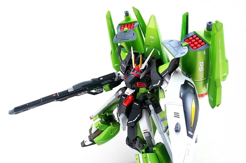 佳作：不同比例的巧妙融合，装上背包你就是混沌高达