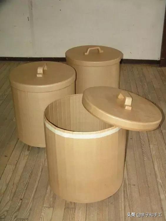 只用瓦楞纸就可以做出一件件家具，简直酷爆了