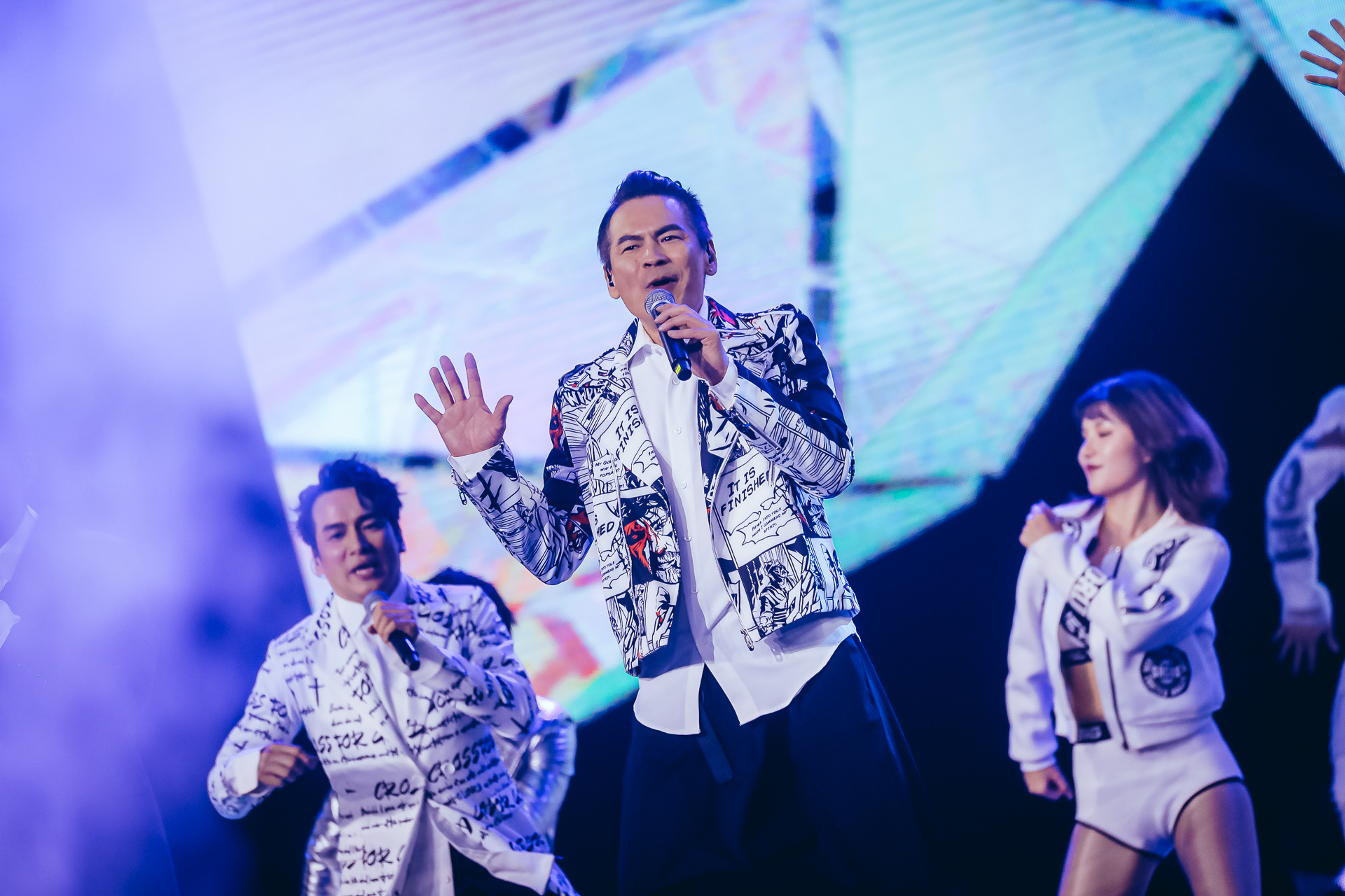 青春永远，金曲永恒：LoveRadio上海农商银行《最爱金曲榜》爱在东方美谷音乐盛典唱响经典，向爱致敬