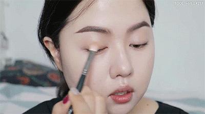 单眼皮肿眼泡眼尾上翘眼妆画法,单眼皮眼妆的画法初学者视频