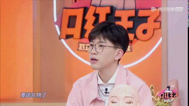 让男明星帮忙化妆，是巨大福利还是*男美**陷阱？